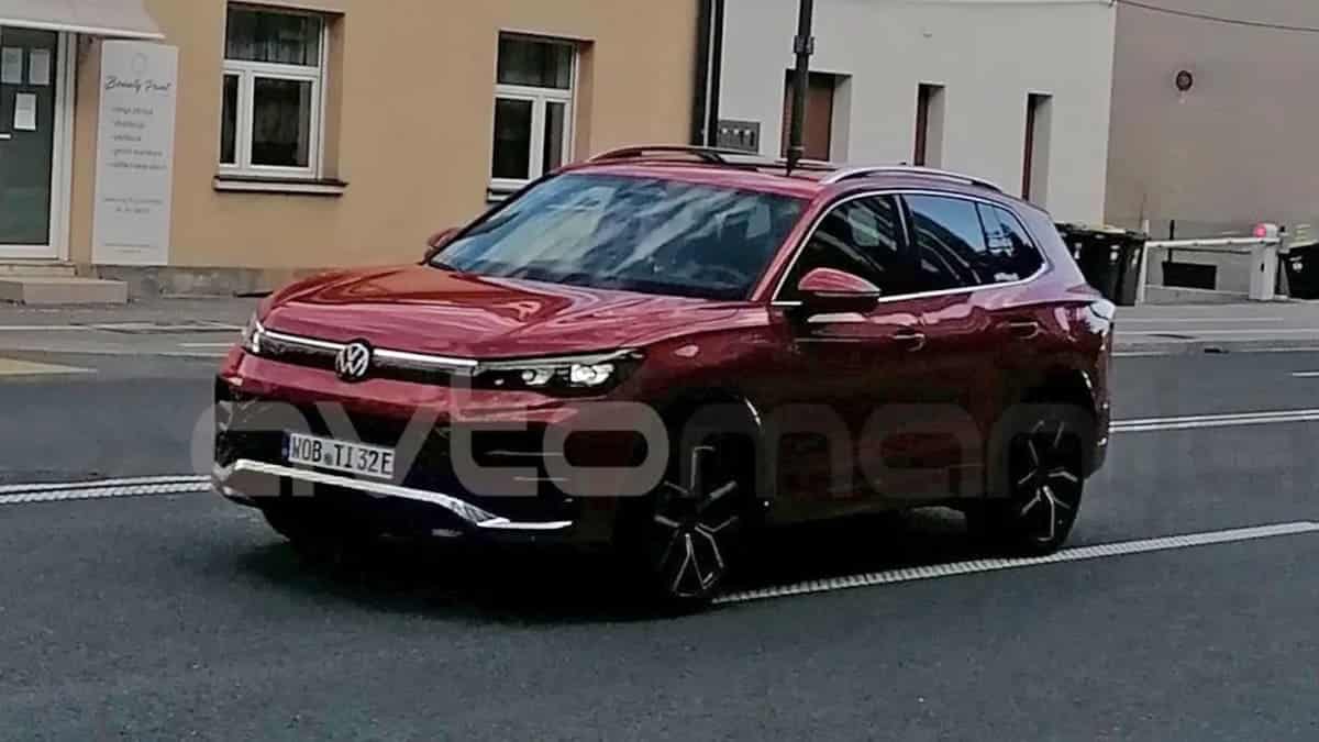 volkswagen tiguan 2024 fotos sin camuflaje_3 Autos Rodando Volkswagen Tiguan frente
