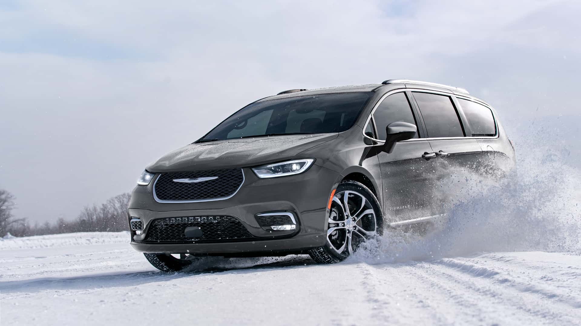 Chrysler Pacifica 2024: Celebra 40 Años y se Renueva con Innovaciones +Video 1 Chrysler Pacifica 2024 frente