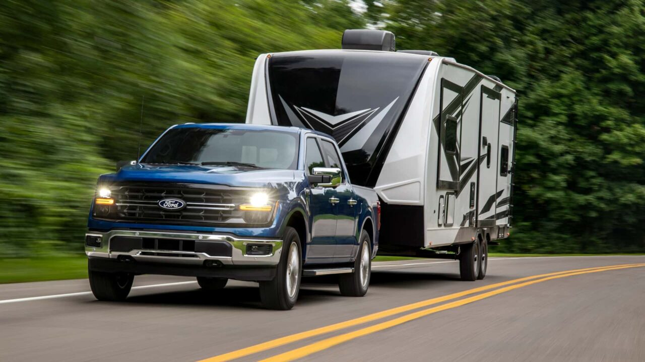 2024 ford f 150 xlt exterior Autos Rodando detalles Nuevo logo de Ford