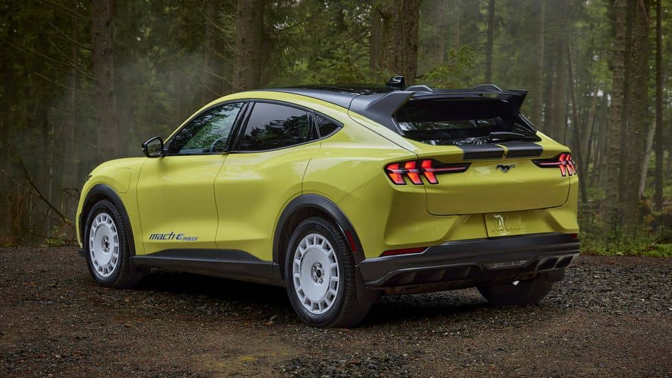 Ford Mustang Mach-E Rally 2024 por detras