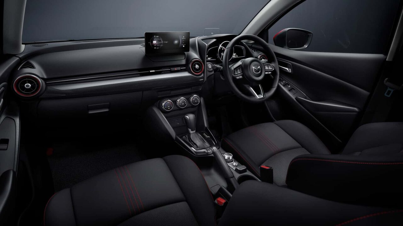2024 mazda2 jdm 1 Autos Rodando Mazda Infoentretenimiento
