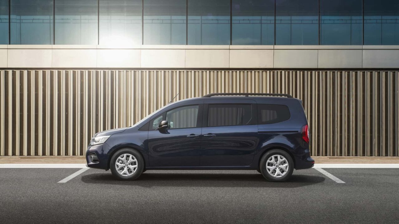 2024 renault grand kangoo_01 Autos Rodando Renault Grand Kangoo lateral