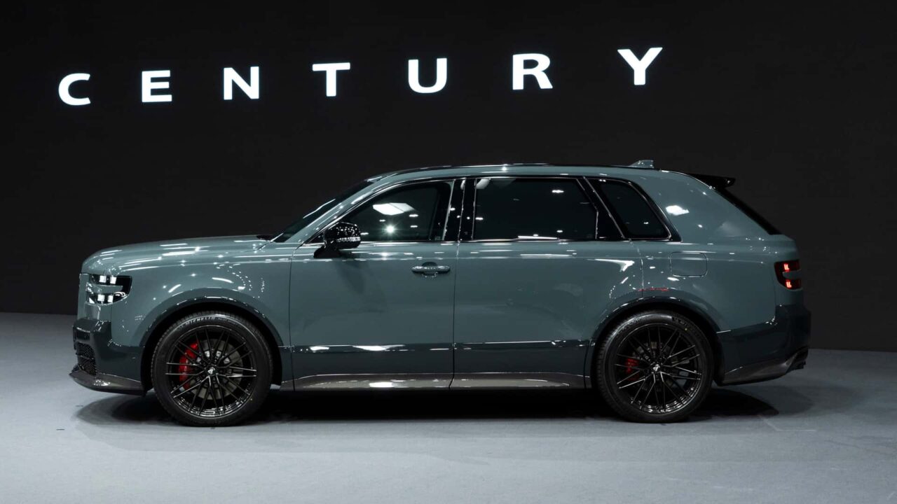 2024 toyota century suv_03 Autos Rodando SUV Toyota Century lateral