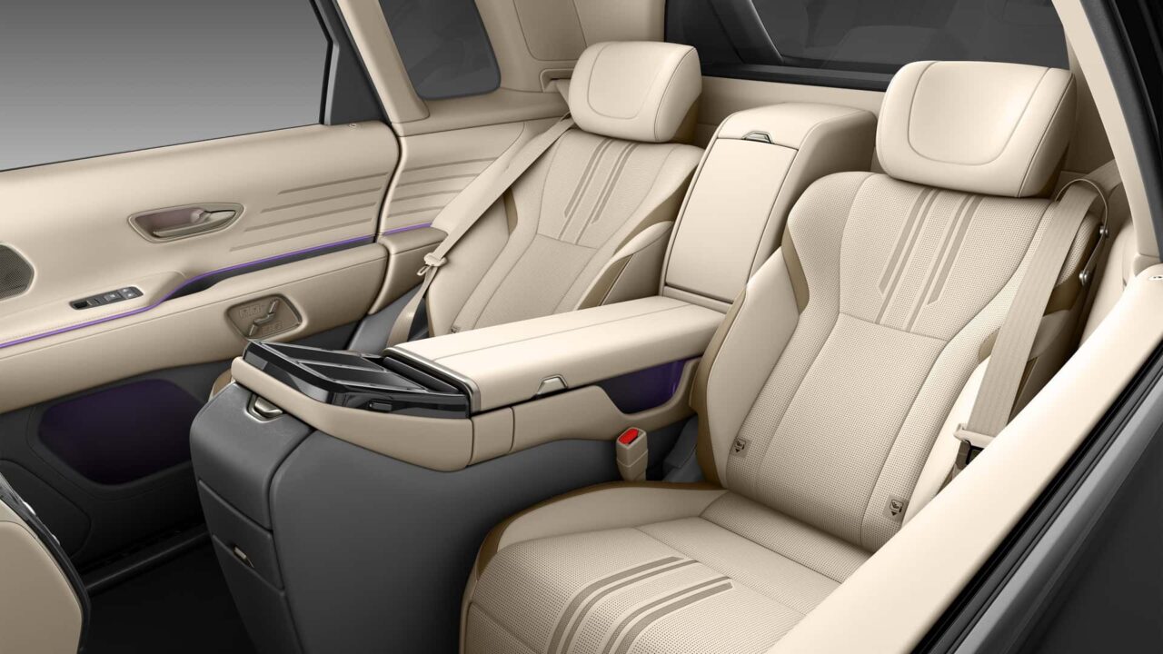 2024 toyota century suv_06 Autos Rodando SUV Toyota Century interior