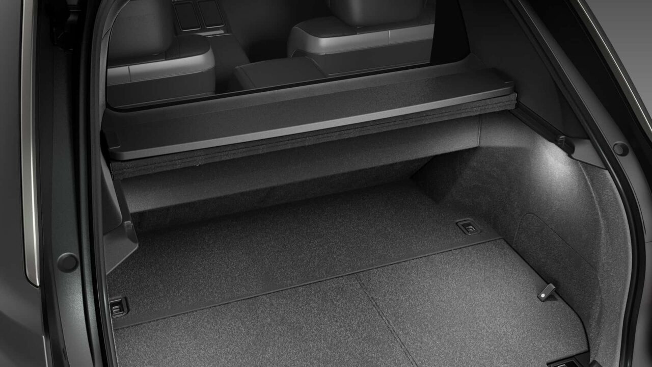 2024 toyota century suv_09 Autos Rodando SUV Toyota Century maletero