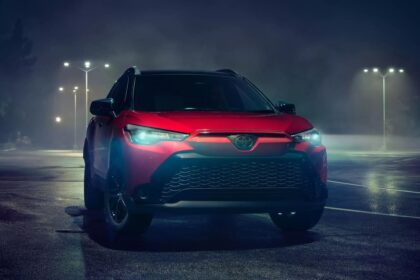 Toyota Corolla Cross Hybrid 2024: Edición "Moody Nightshade"