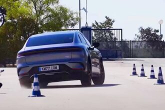BYD Han prueba de slalom