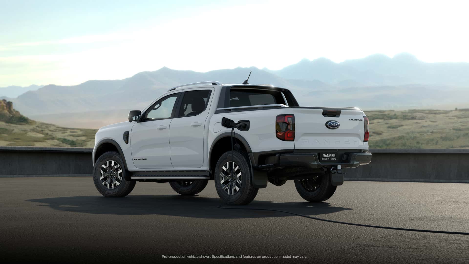 Nueva Ford Ranger PHEV 2025: La Pickup Hibrida Fue Presentada Oficialmente +VIDEO 1 Ford Ranger PHEV 2025 enchufada