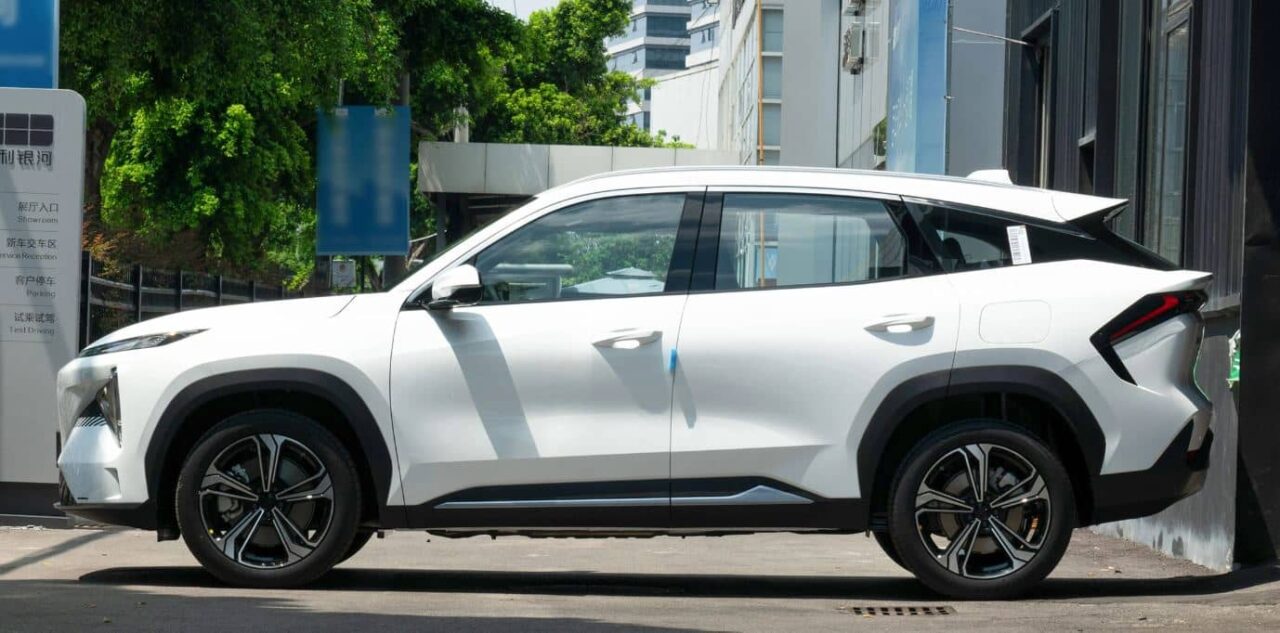 geely galaxy l7 phantom edition1 55 Autos Rodando Geely Galaxy L Phantom Edition lateral
