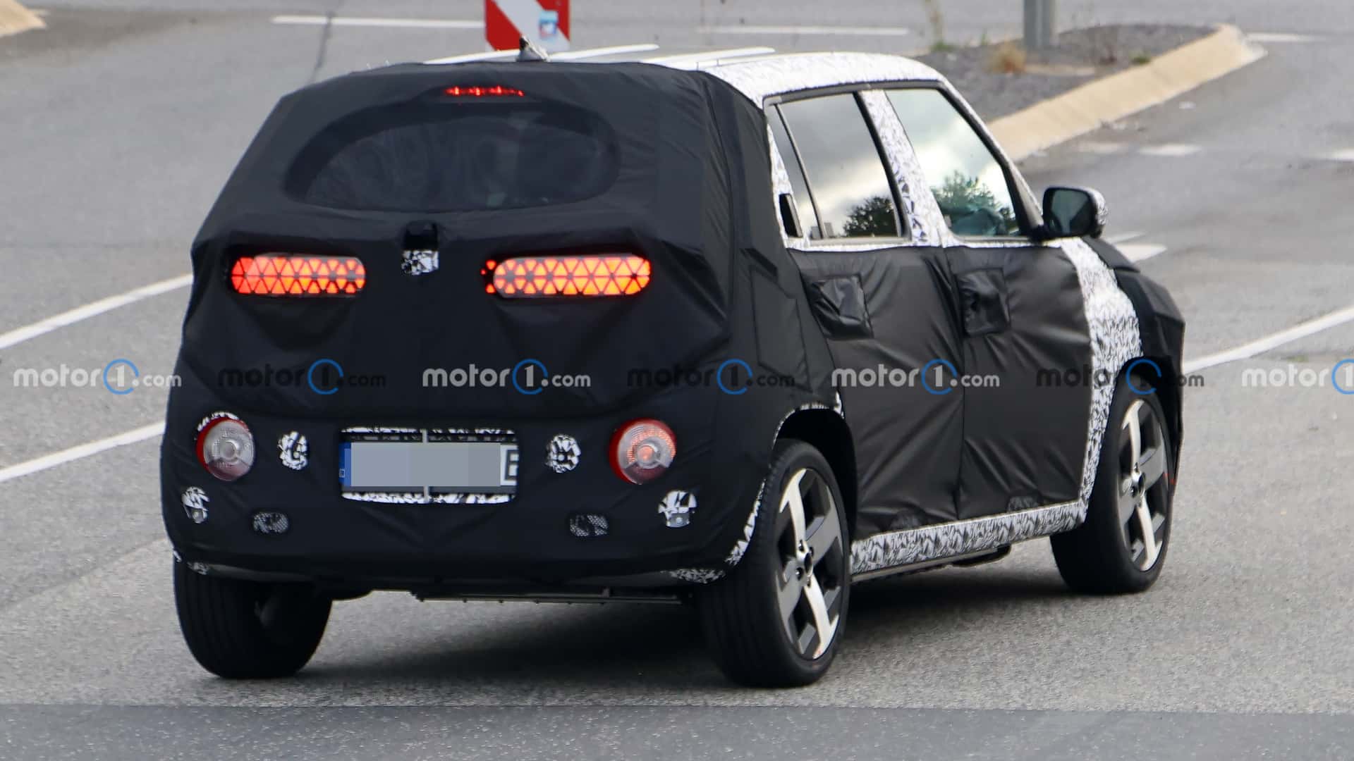 hyundai casper ev 2024 spy photo_02 Autos Rodando Hyundai casper Eléctrico por detras