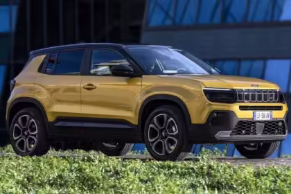 Jeep Avenger lateral