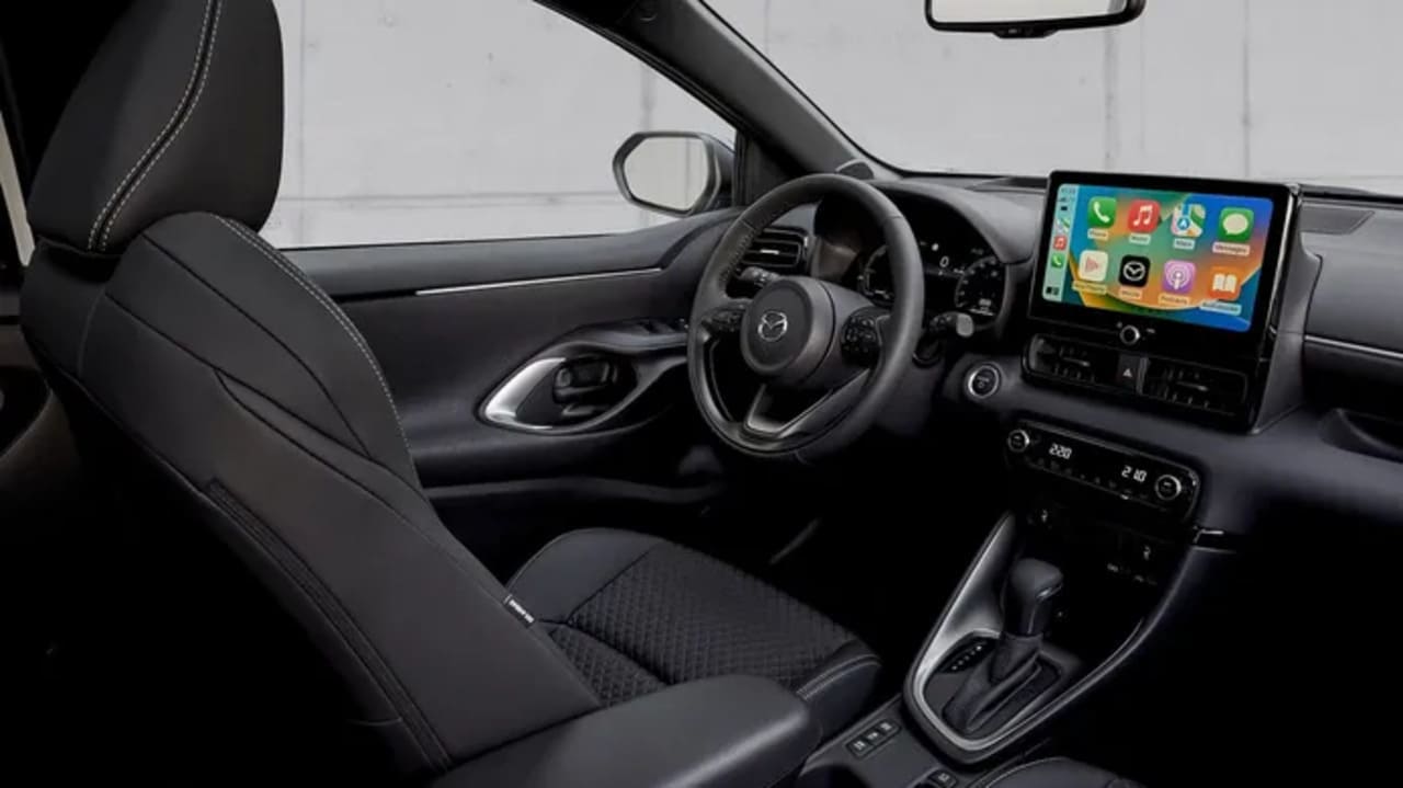 Mazda 2 Híbrido interior