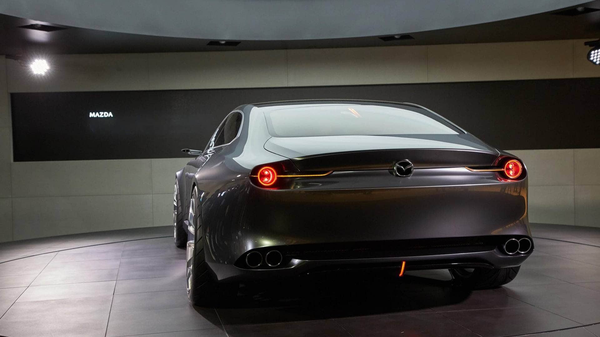 Mazda Vision por detras