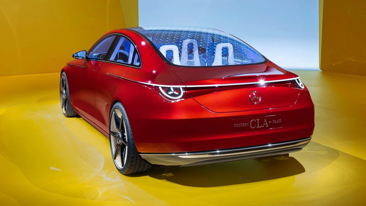 mercedes cla concept 2023_01 Autos Rodando Mercedes CLA Concept Eléctrico por detras