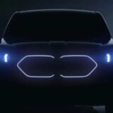 BMW X frente iluminado