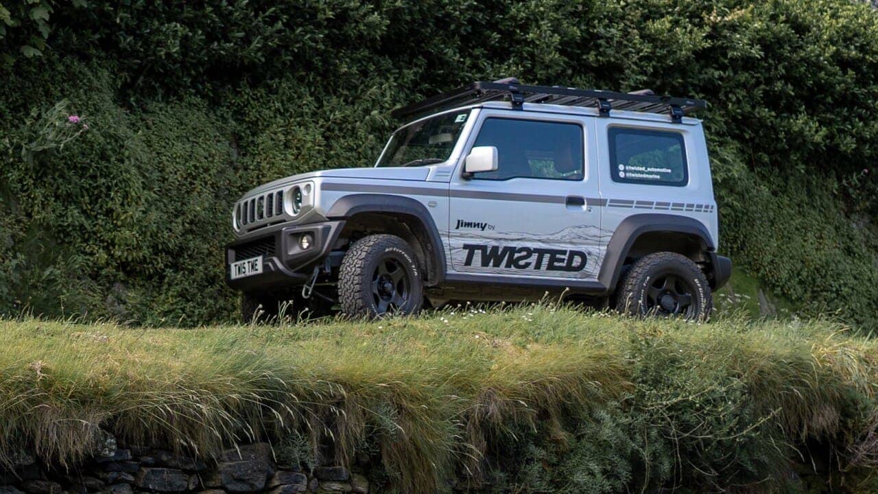 suzuki twisted jimny sideprofil Autos Rodando Suzuki Jimny Twisted up