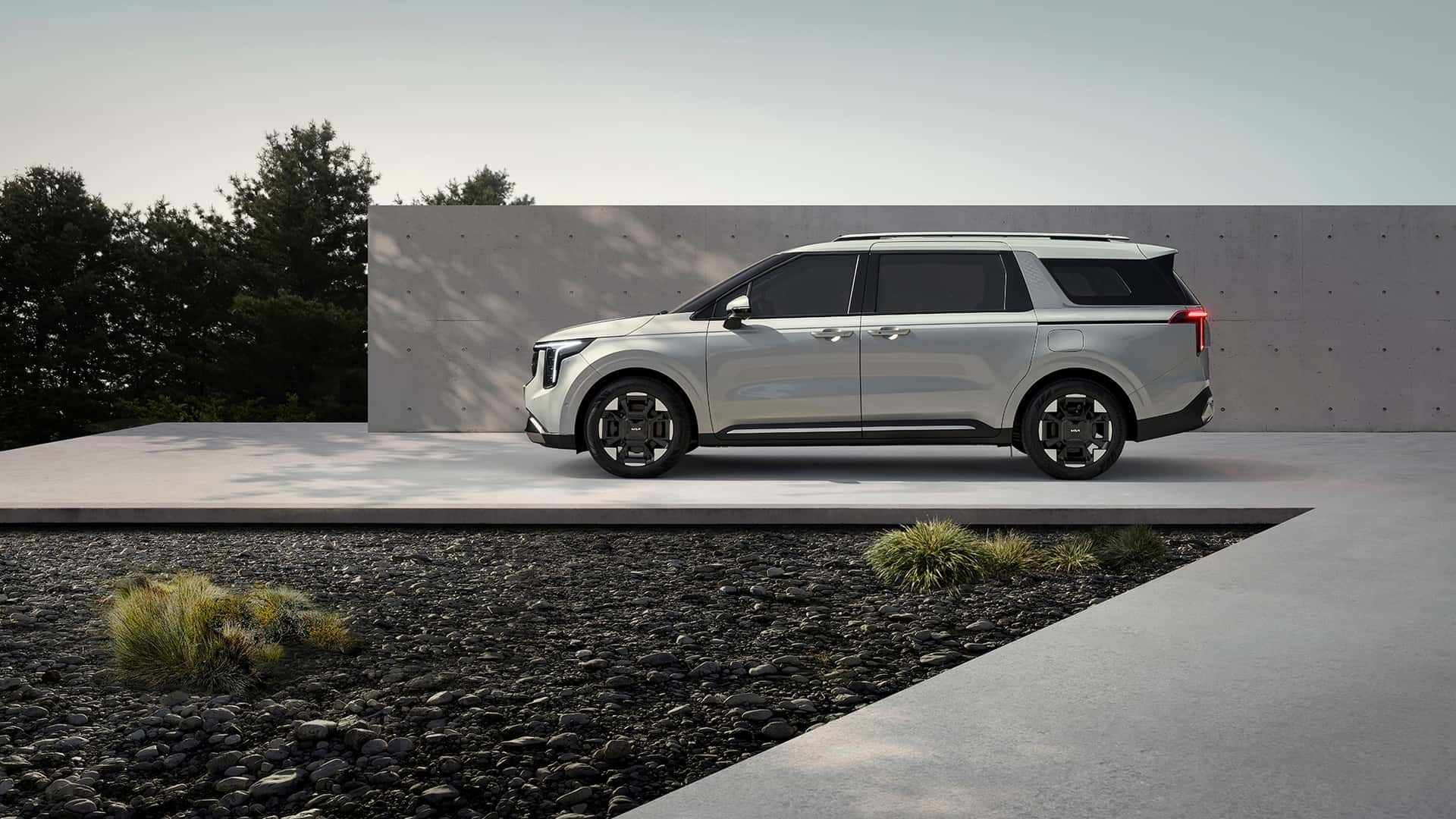 Kia Carnival 2025: Es Oficial Luces Revolucionarias y Elegancia en su Máxima Expresión 1 Kia Carnival 2025 lateral