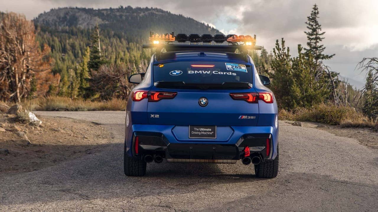 bmw x2 m35i 2024 for 2023 rebelle rally 02 Autos Rodando BMW X Mi rebelle Rally por detrás