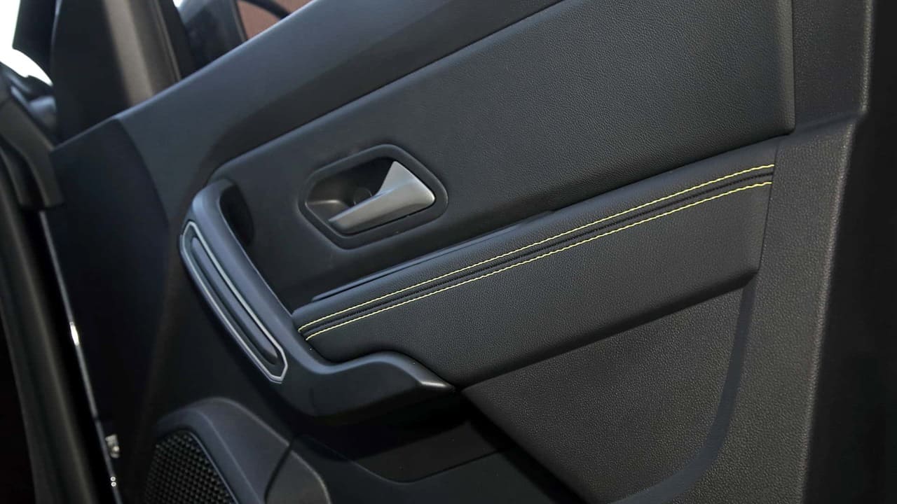 duster by carpoint edition_08 Autos Rodando Duster tuneado Carpoint Edition puertas