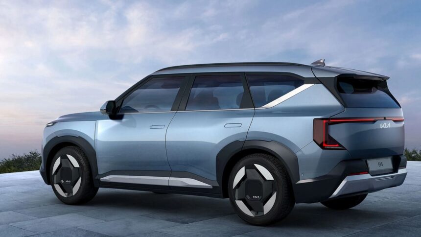 Kia EV5 por detrás