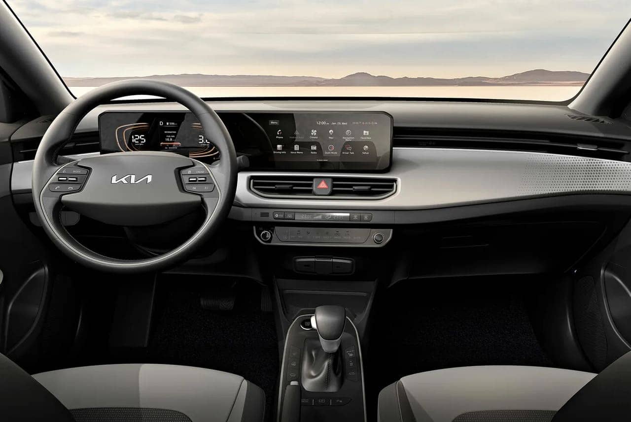kia k3 2024 3 Autos Rodando