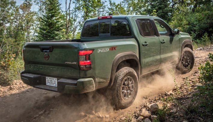 Nisan Frontier lateral