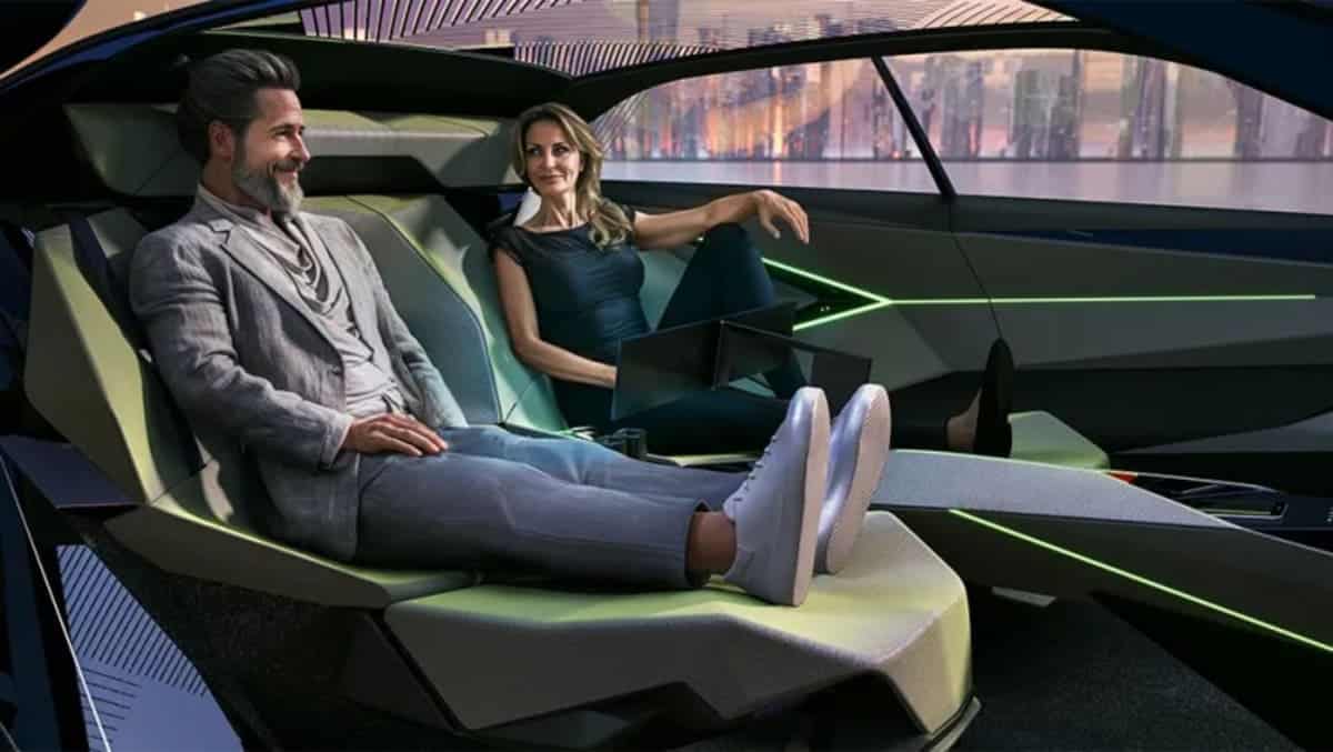nissan hyper urban 1 Autos Rodando Nissan Hyper Urban interior