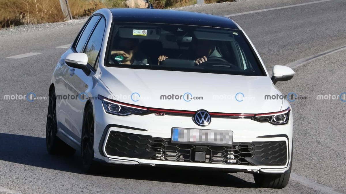 volkswagen golf gti 2024 spy photo_01 Autos Rodando VW Golf GTI frente