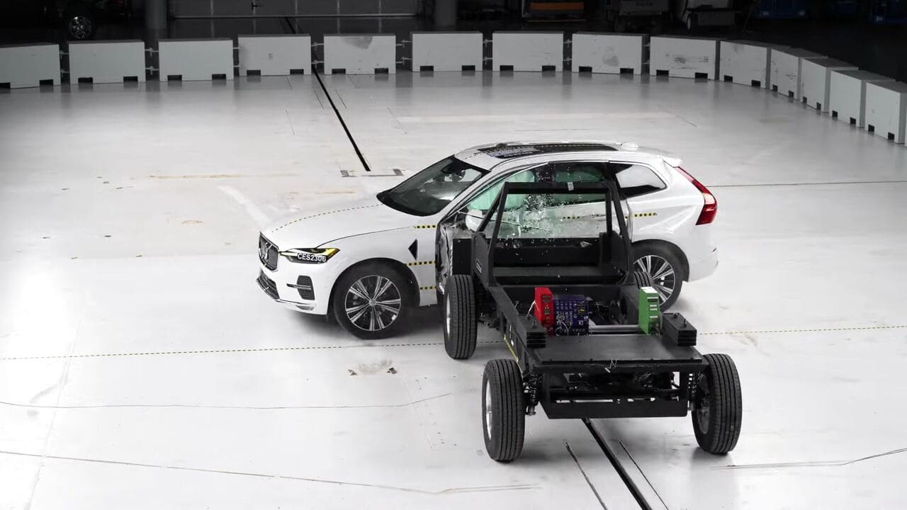 volvo xc60 2024 falls short in iihs crash test_3 Autos Rodando Volvo XC prueba de seguridad