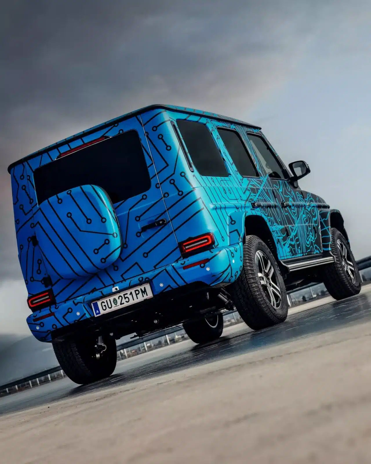 2025 mercedes eqg 3 Autos Rodando Mercedes EQG por detras
