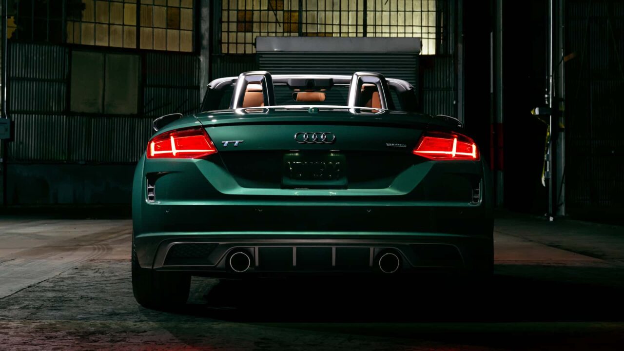 audi tt roadster final edition_02 Autos Rodando Audi TT Roadster Edición Final por detrás