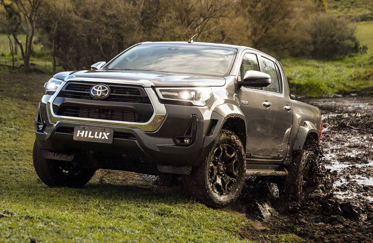 Toyota Hilux SRX 2024 frente