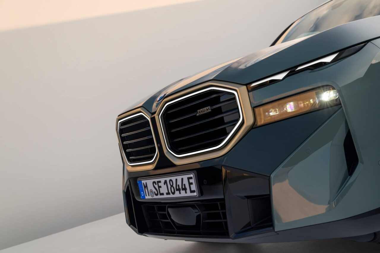 p90478600_lowres_the first ever bmw x Autos Rodando BMW XM parrilla