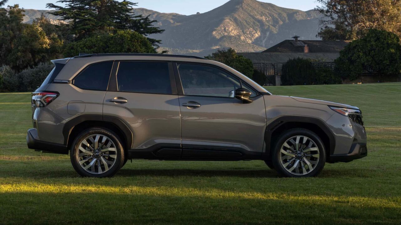 subaru forester 2025_01 Autos Rodando Subaru Forester lateral
