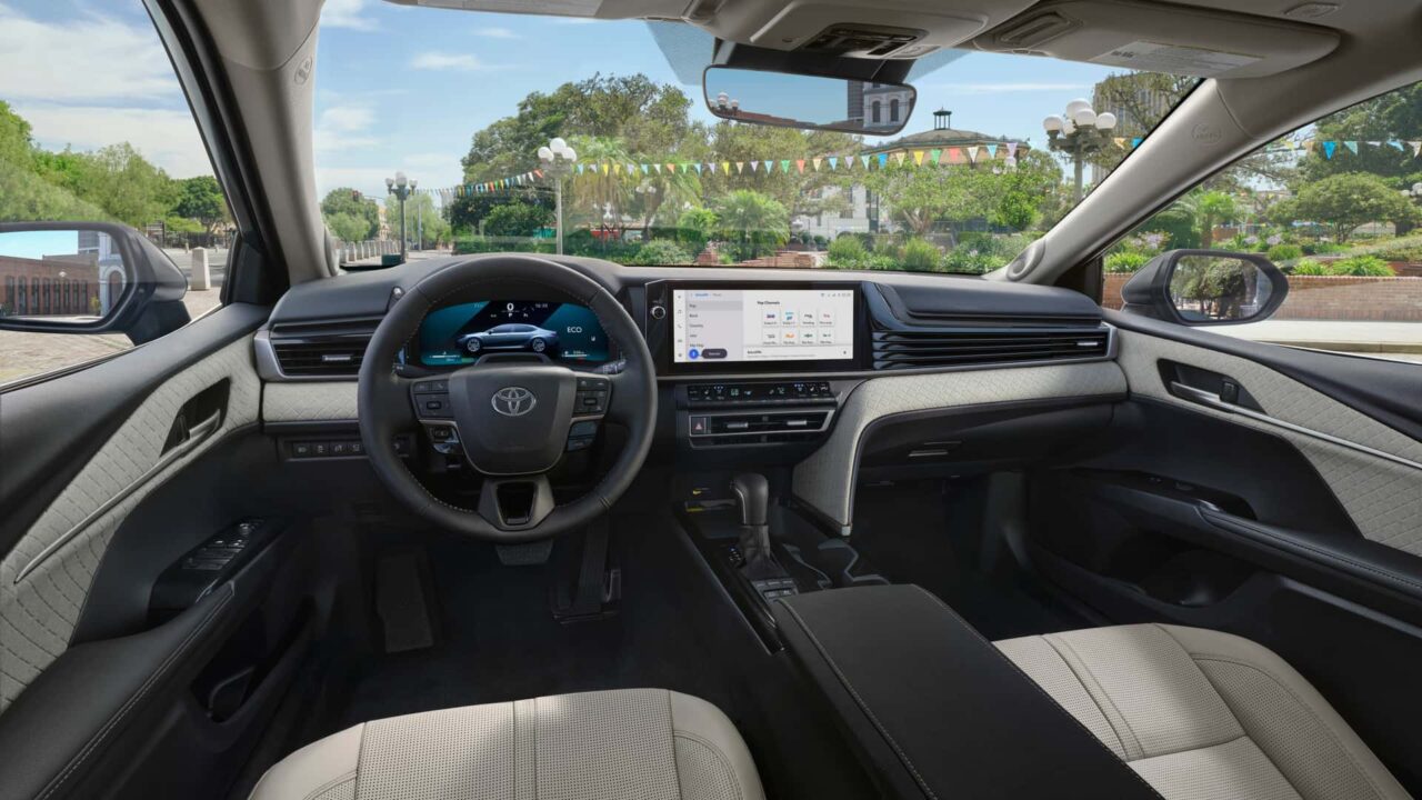 toyota camry 2025_08 Autos Rodando Toyota Camry tablero