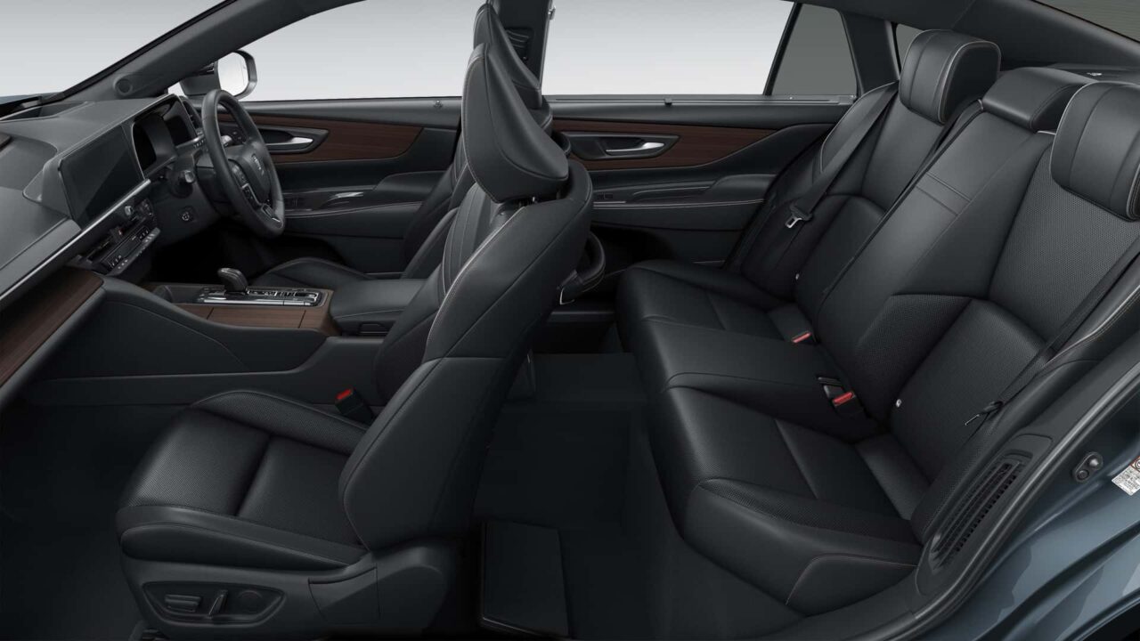 toyota crown sedan 2024_01 Autos Rodando Toyota Crown Sedán interior