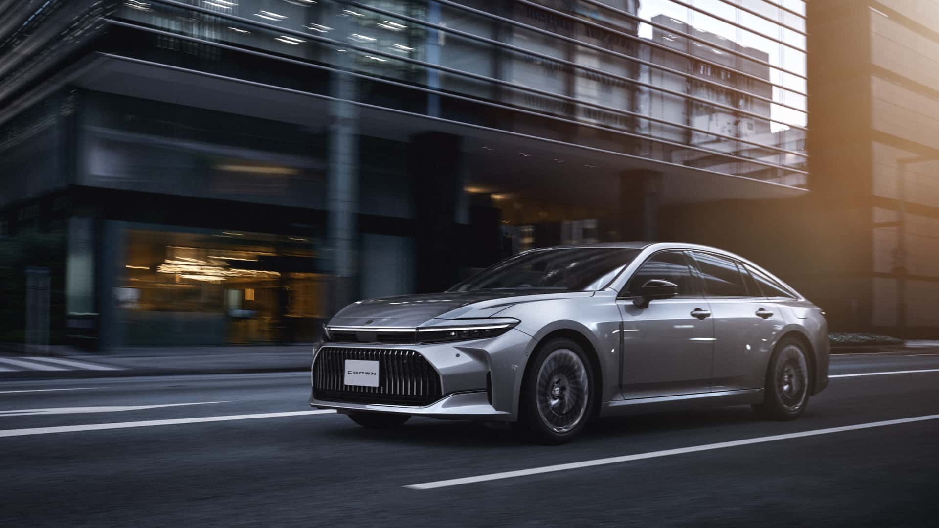 Toyota Crown Sedán 2024: Mucho más que un vehículo, ¡puede incluso alimentar tus electrodomésticos! 1 Toyota Crown Sedán 2024