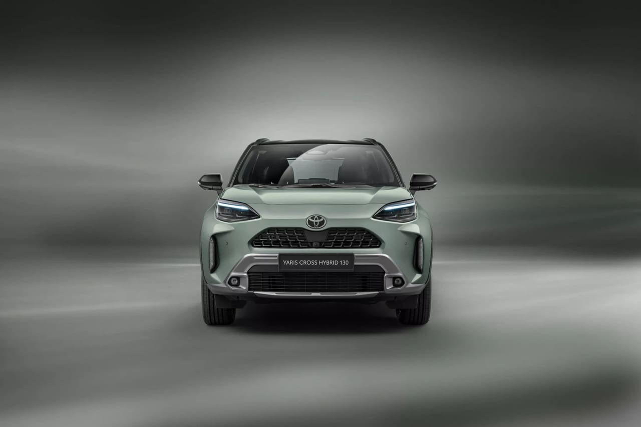 toyota yaris cross 2024 premiere edition 3 Autos Rodando Yaris Cross frente