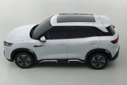 BYD Yuan UP lateral