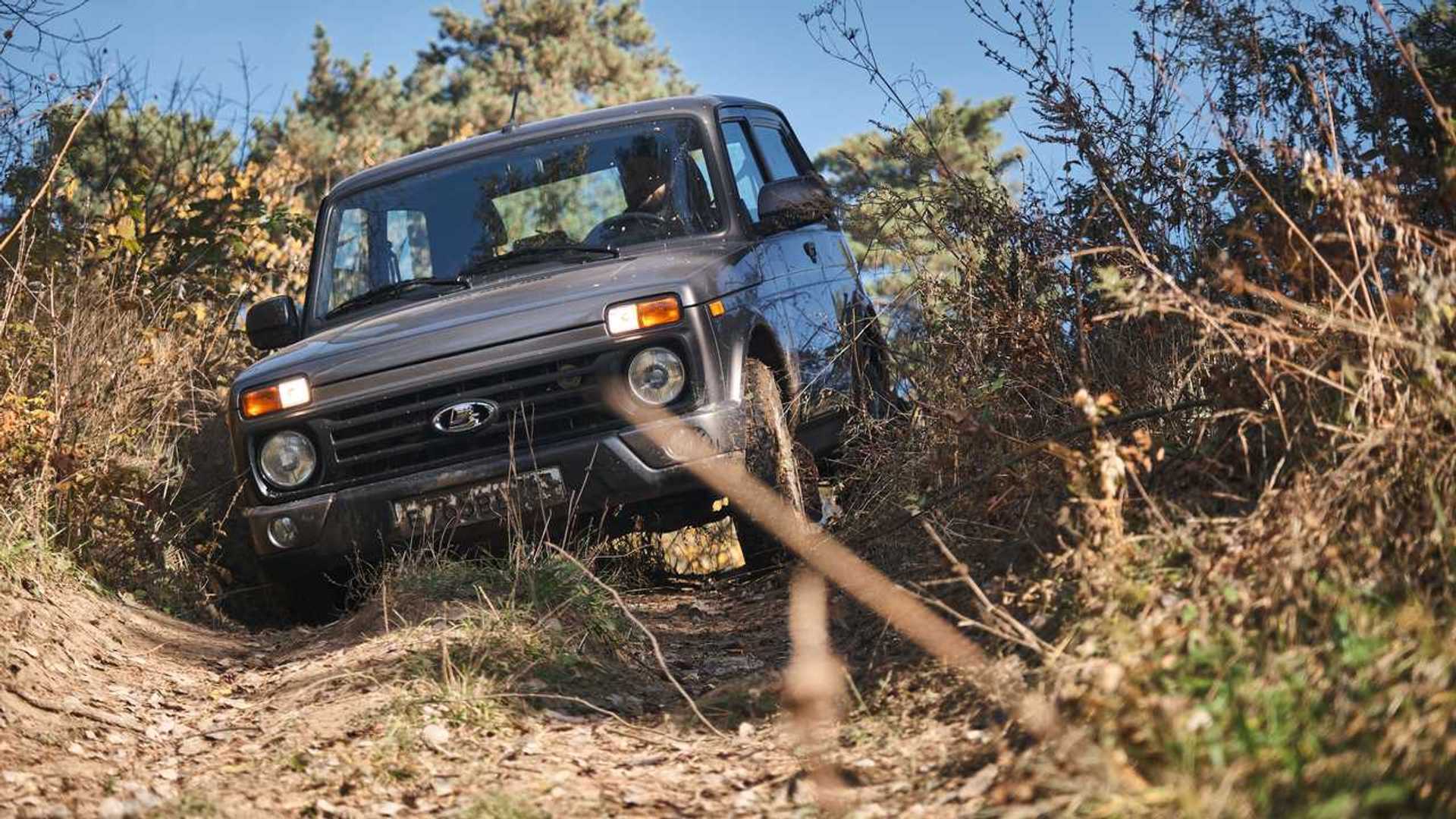Lada Niva se Transforma en 2024: Innovación y Tradición a tu Alcance 1 Lada Niva off road