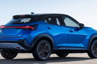 Nissan Kicks 2025 detrás