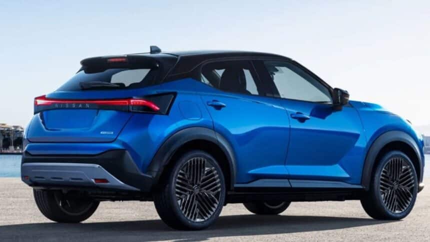 Nissan Kicks 2025 detrás
