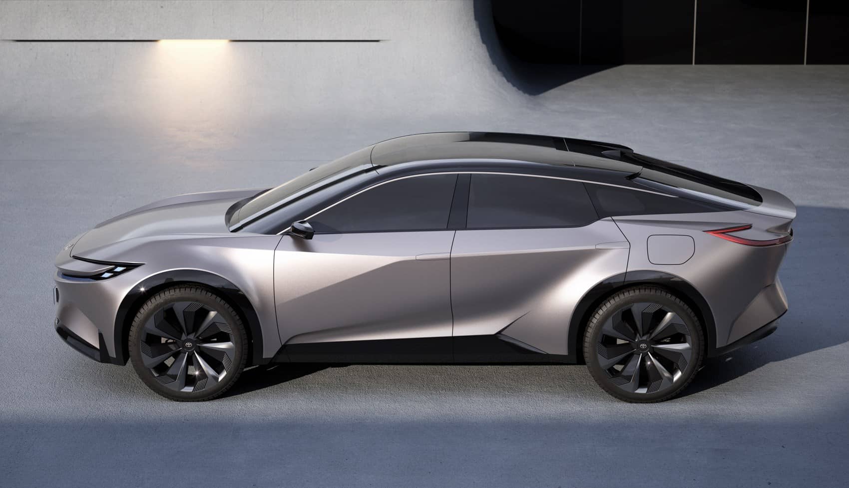 Toyota Sport Crossover lateral