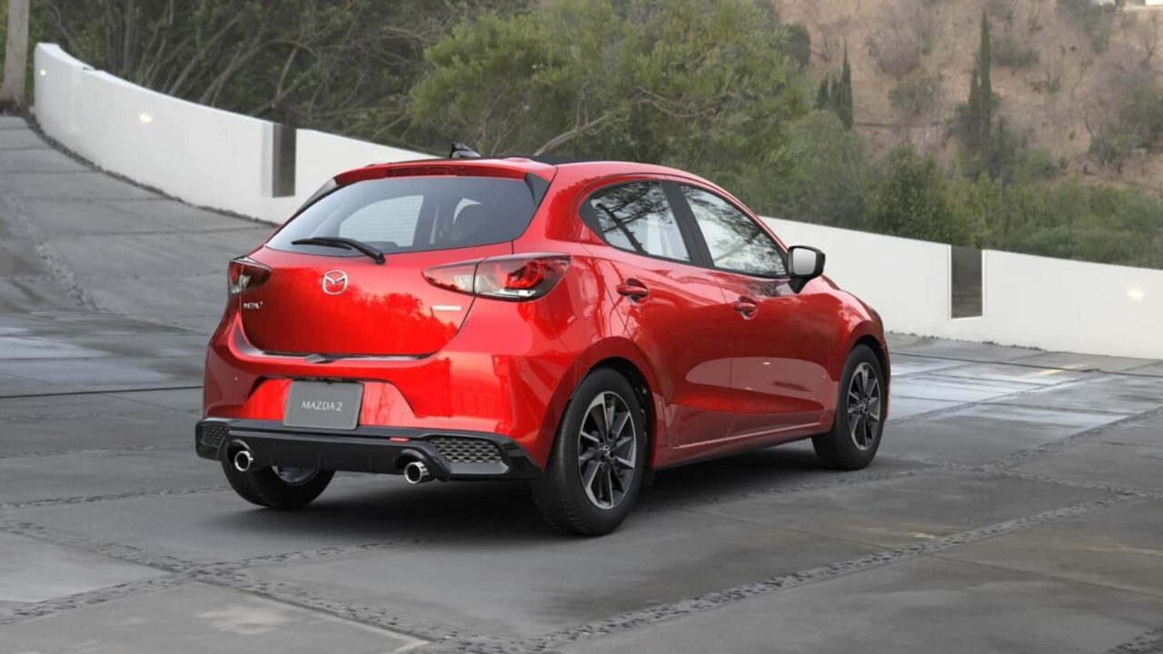 Mazda2 2024 Motor 2.0 litros por detras
