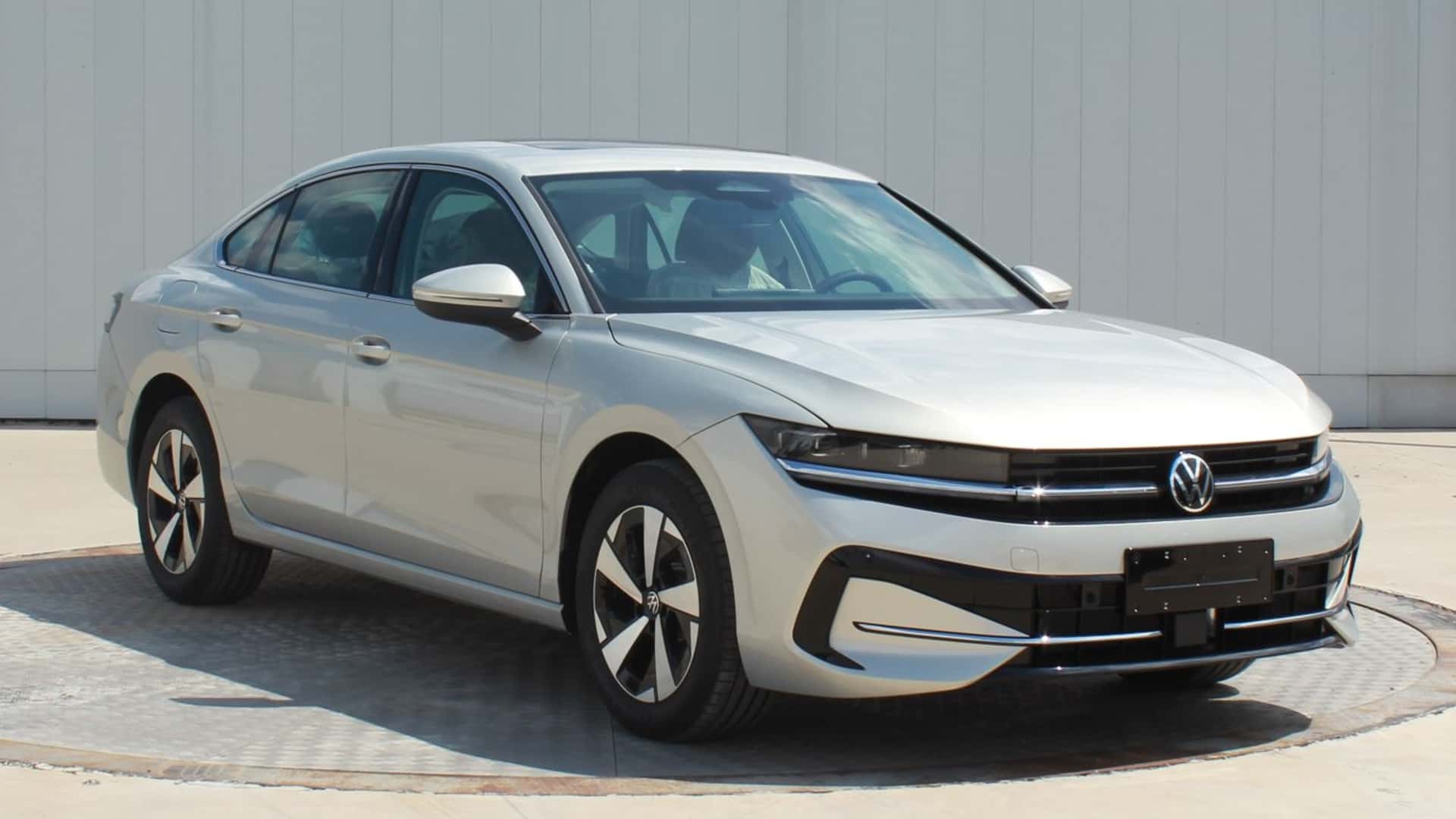 Nuevo Volkswagen Magotan 2025, El Passat Chino: muestra que los Sedanes siguen vivos 1 Volkswagen Magotan 2025 frente
