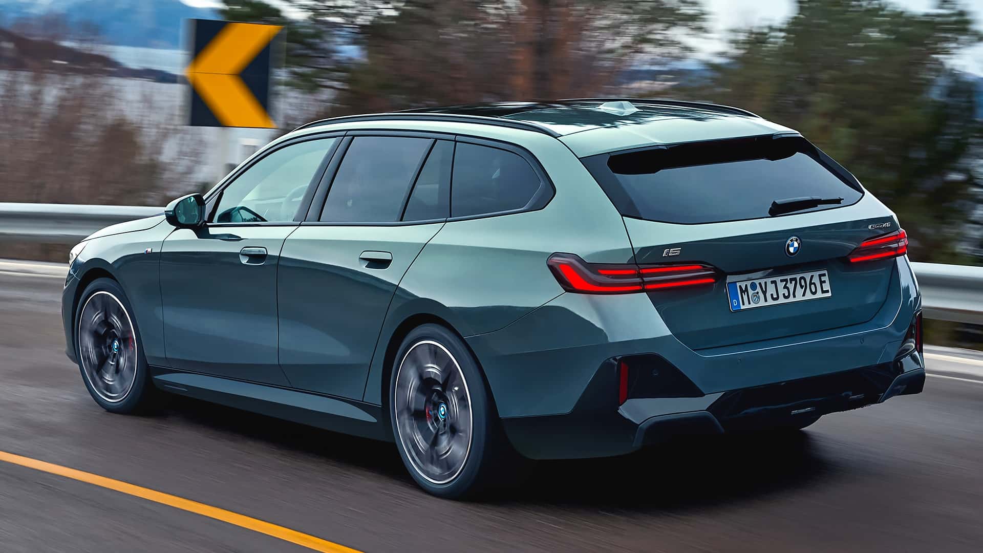 ᐅ BMW I5 Touring 2025 Donde La Potencia Se Encuentra Con La Familia