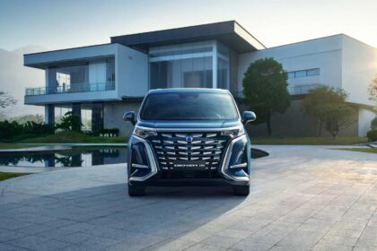 BYD Denza D9 frente