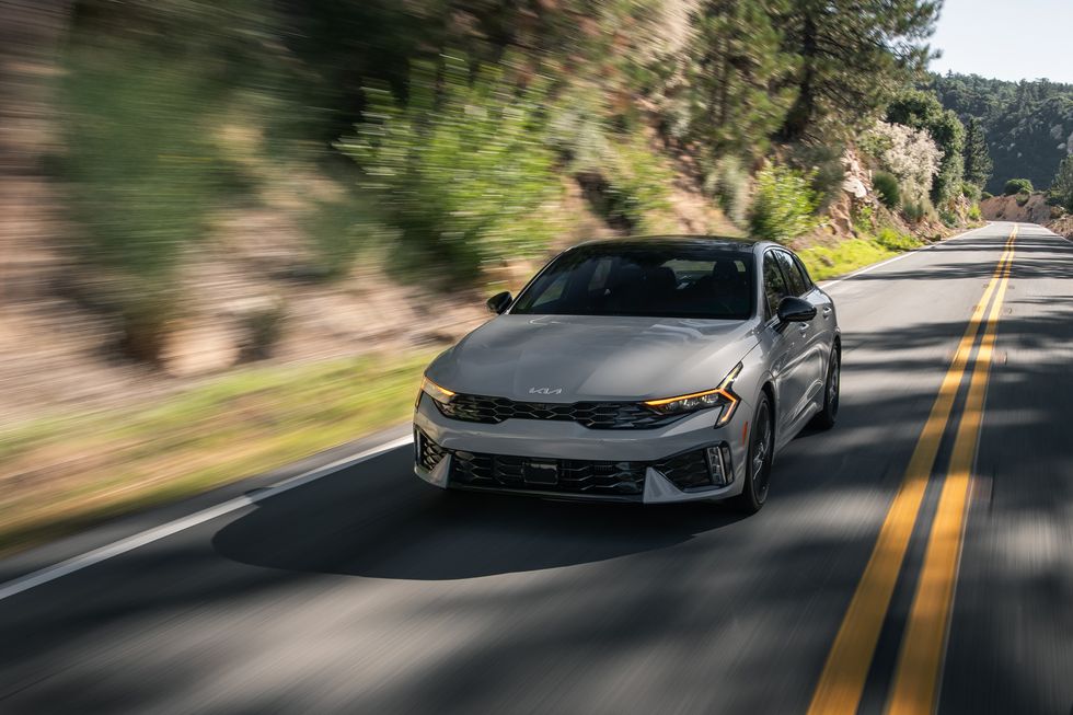 Kia K5 2025: Reinventando el Estilo y Potenciando el Rendimiento 6 Kia K5 2025