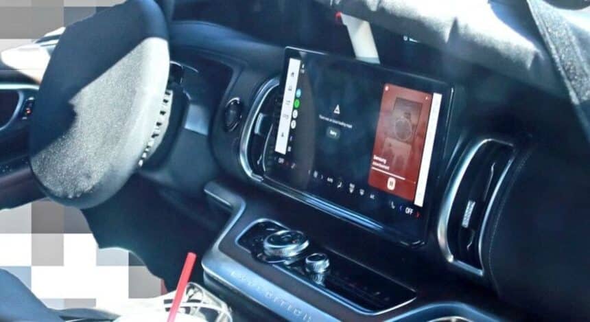 Ford Expedition 2025 interior espiado