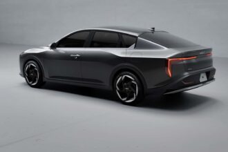 Kia K4 2025 detrás